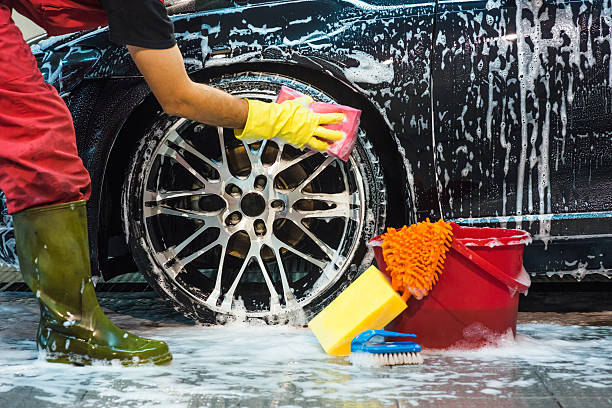 What is the Difference Between a Detailer and a Waterless Wash?